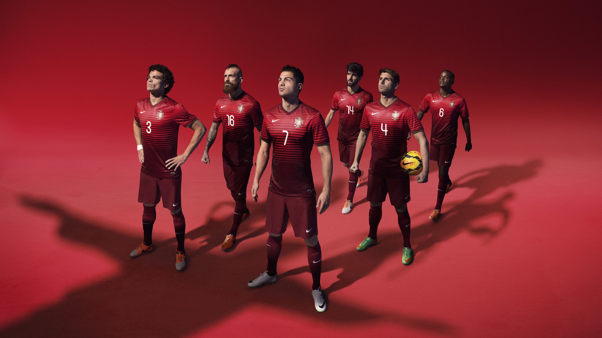 纳达尔鏖战五盘险胜德约科维奇 第15次挺进法网四强