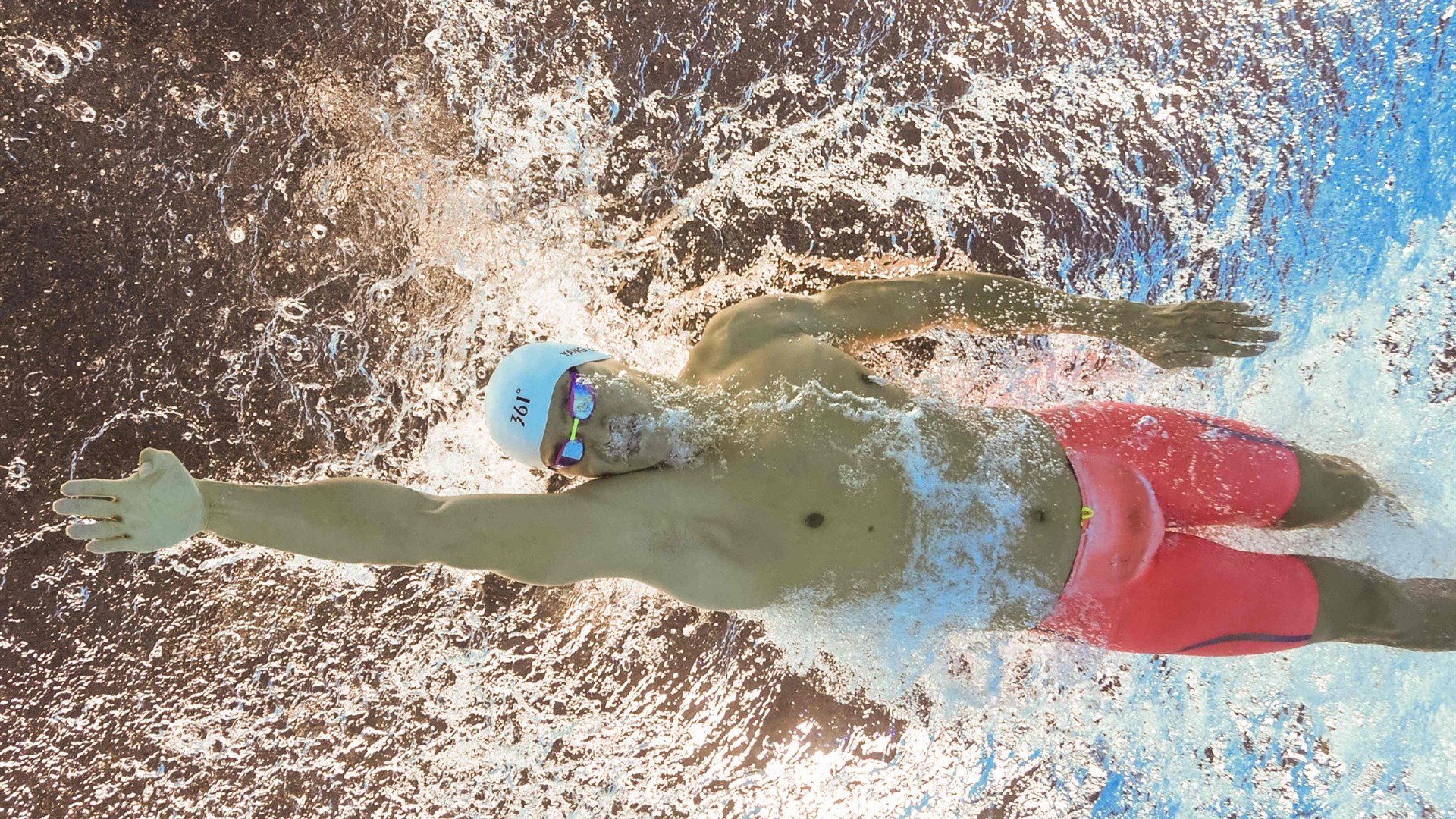 英超争冠白热化,曼城、阿森纳、利物浦三强鼎立,赛季末悬念迭起